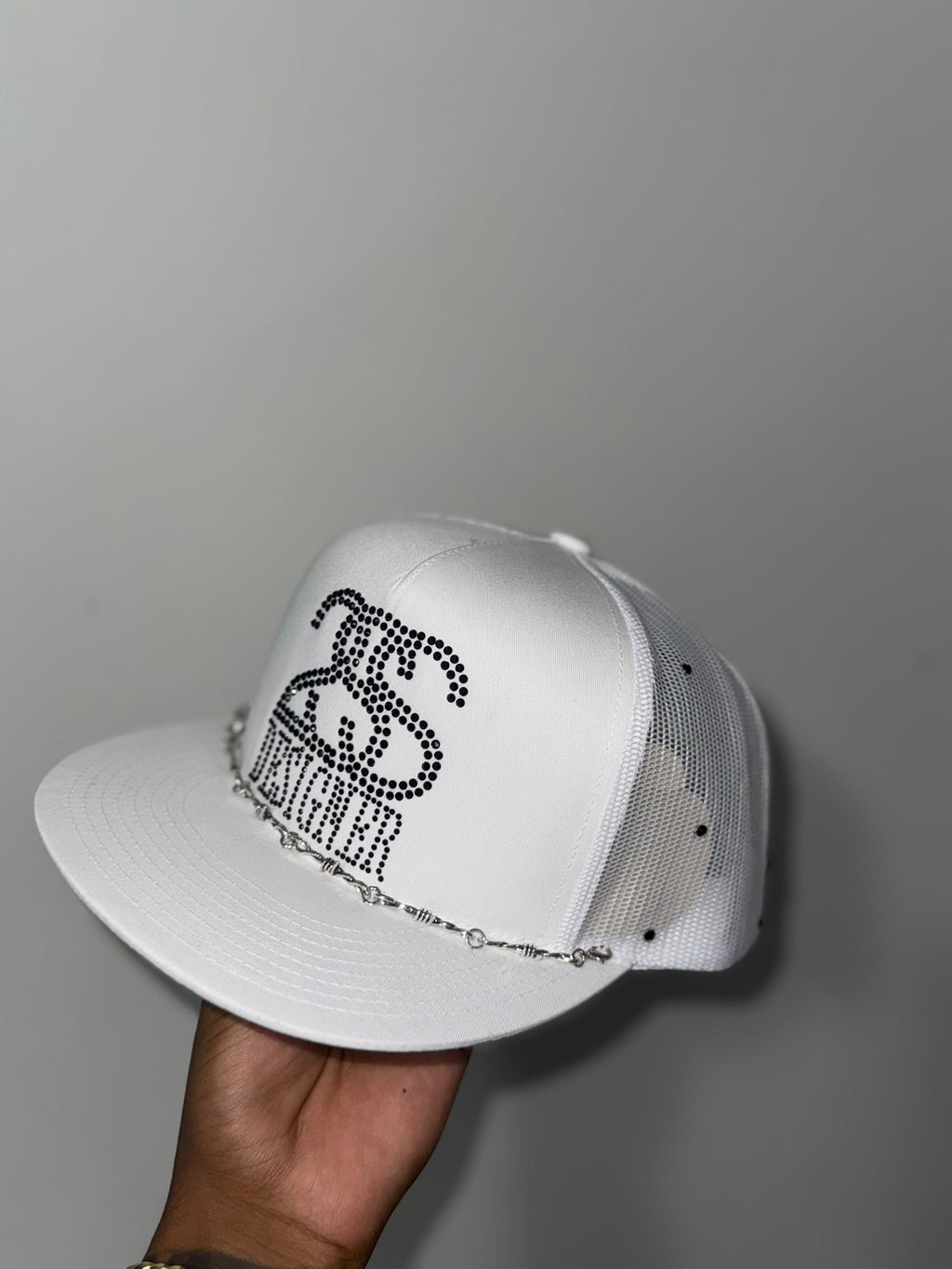 2SS DESIGNER WHITE AND BLACK HATS